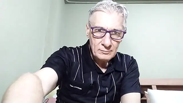 Snapshot of BIGUNCUTHARDCOCK chatting on 12-22-25, 12:29 BIGUNCUTHARDCOCK online show from 12-22-25, 12:29