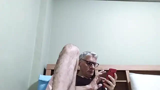 Snapshot of BIGUNCUTHARDCOCK chatting on 12-22-25, 01:30 BIGUNCUTHARDCOCK online show from 12-22-25, 01:30