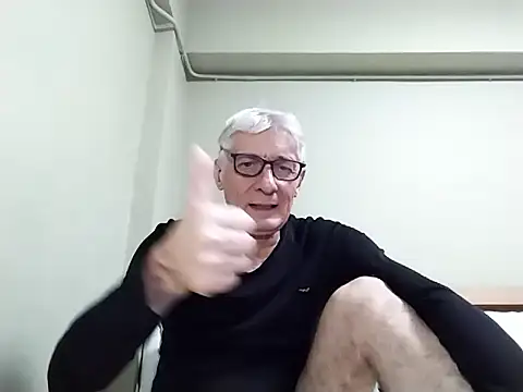 Snapshot of BIGUNCUTHARDCOCK chatting on 01-10-26, 02:30 BIGUNCUTHARDCOCK online show from 01-10-26, 02:30