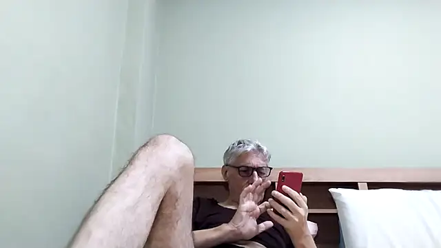 Snapshot of BIGUNCUTHARDCOCK chatting on 01-13-26, 03:01 BIGUNCUTHARDCOCK online show from 01-13-26, 03:01