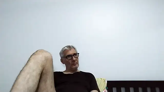 Snapshot of BIGUNCUTHARDCOCK chatting on 02-16-26, 01:29 BIGUNCUTHARDCOCK online show from 02-16-26, 01:29