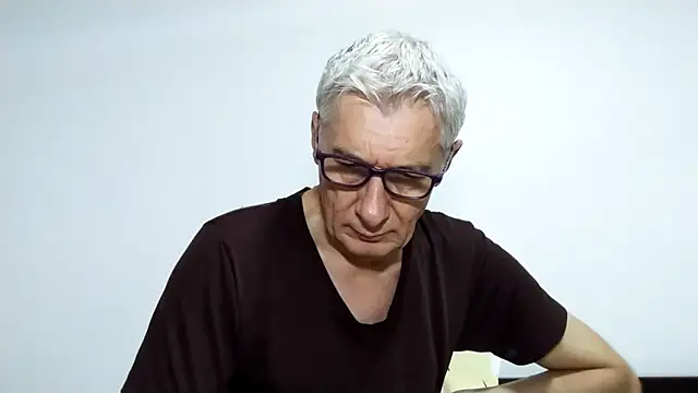 Snapshot of BIGUNCUTHARDCOCK chatting on 02-18-26, 01:01 BIGUNCUTHARDCOCK online show from 02-18-26, 01:01