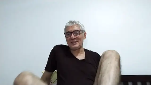 Snapshot of BIGUNCUTHARDCOCK chatting on 02-22-26, 02:04 BIGUNCUTHARDCOCK online show from 02-22-26, 02:04