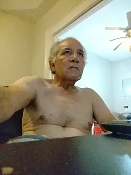 Snapshot of XXCUTHULU23 chatting on 10-25-25, 04:42 XXCUTHULU23 online show from 10-25-25, 04:42