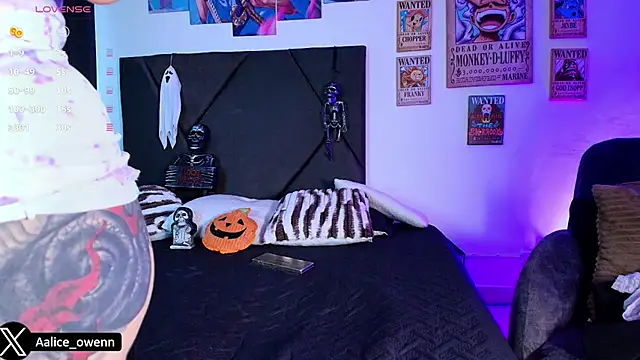 Aliceowenn online show from 10-22-25, 09:03