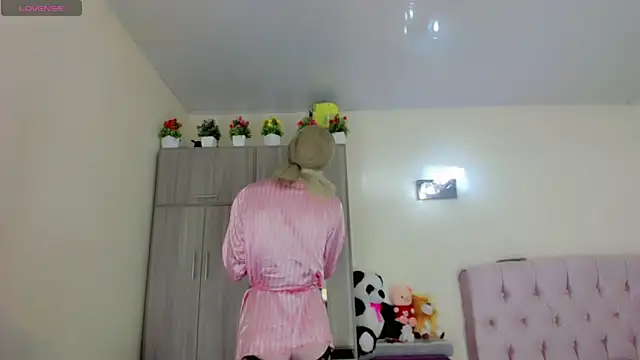 Victoria Kastelo online show from 12-12-24, 07:26