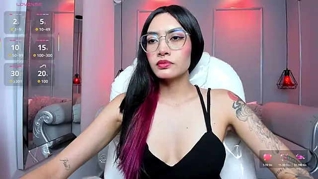 AzuraKindong online show from 12-22-25, 07:22