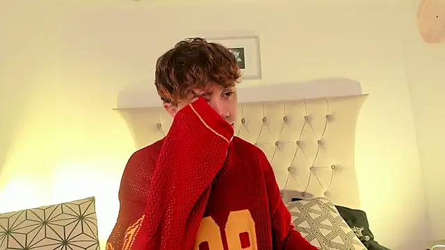 Tomy Rox online show from 11-25-25, 04:34