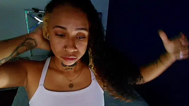 Snapshot of cattaleeyaa chatting on 12-18-24, 02:53 cattaleeyaa online show from 12-18-24, 02:53