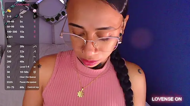 Snapshot of cattaleeyaa chatting on 12-24-24, 06:11 cattaleeyaa online show from 12-24-24, 06:11