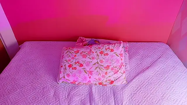 Snapshot of cattaleeyaa chatting on 10-04-25, 12:36 cattaleeyaa online show from 10-04-25, 12:36