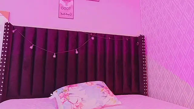 Snapshot of cattaleeyaa chatting on 10-05-25, 12:25 cattaleeyaa online show from 10-05-25, 12:25