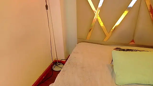 Snapshot of cattaleeyaa chatting on 10-13-25, 12:27 cattaleeyaa online show from 10-13-25, 12:27