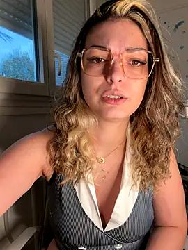 Snapshot of La_Nebulleuse-Nebulla chatting on 11-09-25, 03:21 La Nebulleuse-Nebulla online show from 11-09-25, 03:21