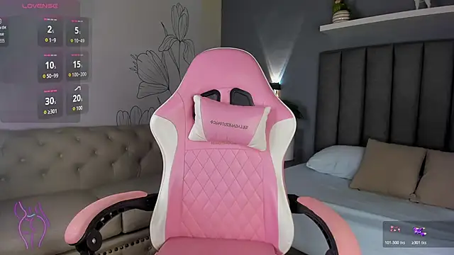 Snapshot of atenea_jones chatting on 11-18-25, 07:29 atenea jones online show from 11-18-25, 07:29