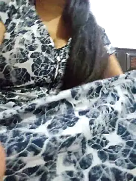 Snapshot of Love_Tina_ chatting on 11-15-25, 05:16 Love Tina online show from 11-15-25, 05:16