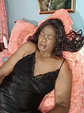 Snapshot of TALLNSEXY48 chatting on 11-12-25, 10:20 TALLNSEXY48 online show from 11-12-25, 10:20