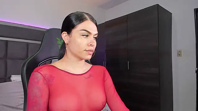 Snapshot of Emmilysantibanez chatting on 11-30-25, 02:21 Emmilysantibanez online show from 11-30-25, 02:21