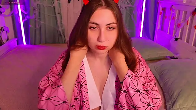 Snapshot of WinryRoss chatting on 10-30-25, 05:42 WinryRoss online show from 10-30-25, 05:42