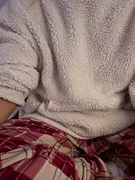 Snapshot of SexyErola27 chatting on 03-27-26, 06:51 SexyErola27 online show from 03-27-26, 06:51