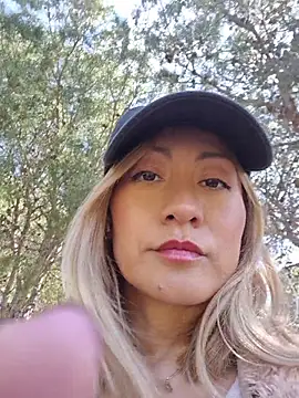 Snapshot of SexyErola27 chatting on 03-28-26, 11:54 SexyErola27 online show from 03-28-26, 11:54