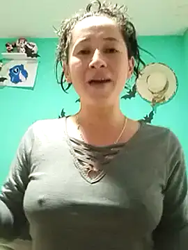 Snapshot of emilypoppy3 chatting on 12-05-24, 07:06 emilypoppy3 online show from 12-05-24, 07:06