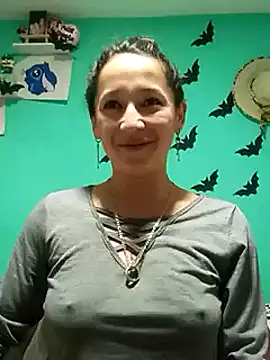 Snapshot of emilypoppy3 chatting on 02-20-25, 03:45 emilypoppy3 online show from 02-20-25, 03:45