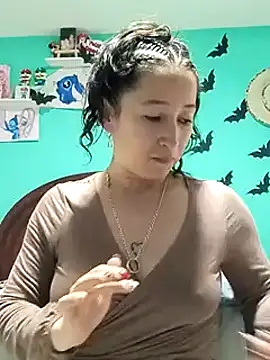 Snapshot of emilypoppy3 chatting on 03-01-25, 02:37 emilypoppy3 online show from 03-01-25, 02:37
