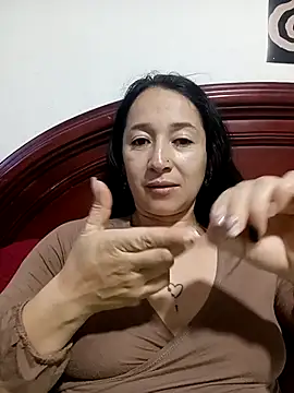 Snapshot of emilypoppy3 chatting on 09-25-25, 02:15 emilypoppy3 online show from 09-25-25, 02:15