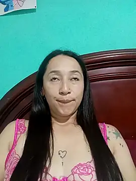 Snapshot of emilypoppy3 chatting on 10-14-25, 01:06 emilypoppy3 online show from 10-14-25, 01:06
