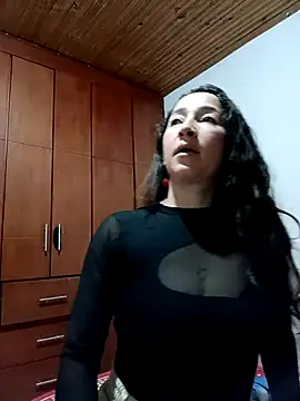 emilypoppy3 online show from 10-25-25, 06:46