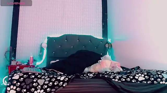 Snapshot of twoblacksexy chatting on 12-10-24, 05:22 twoblacksexy online show from 12-10-24, 05:22