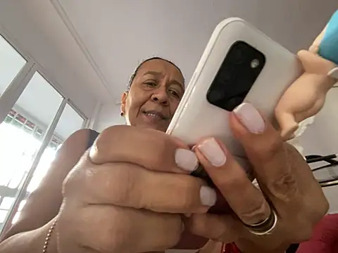 sweeviolet online show from 12-11-24, 10:47