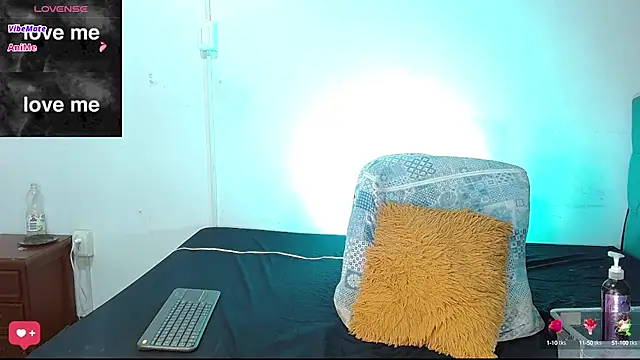 kandy-Jhonson online show from 01-17-25, 07:49