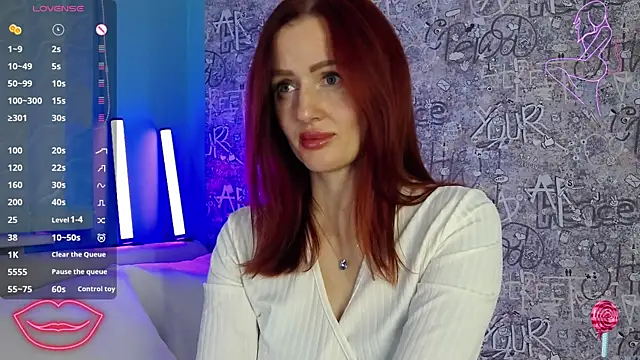 ElisaJane online show from 11-14-25, 08:51