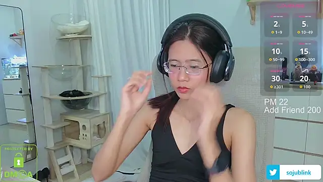 Snapshot of littlemiilk chatting on 11-15-25, 07:49 littlemiilk online show from 11-15-25, 07:49