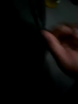 Snapshot of dickon1993 chatting on 11-21-25, 04:27 dickon1993 online show from 11-21-25, 04:27