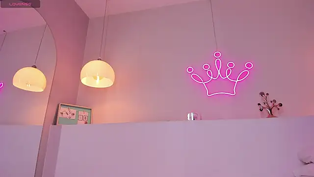 violeth hill online show from 10-18-25, 05:35