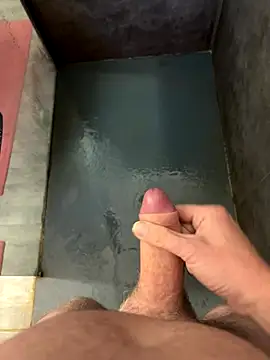 Snapshot of thestringer chatting on 10-04-25, 08:34 thestringer online show from 10-04-25, 08:34