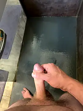 Snapshot of thestringer chatting on 10-30-25, 02:29 thestringer online show from 10-30-25, 02:29