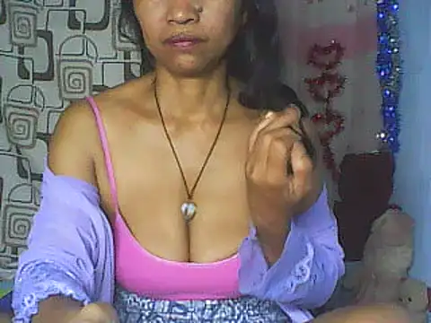 Snapshot of nene_belle chatting on 02-23-26, 07:11 nene belle online show from 02-23-26, 07:11