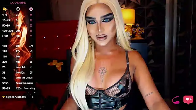 Snapshot of NatalyaFox chatting on 02-01-25, 06:10 NatalyaFox online show from 02-01-25, 06:10