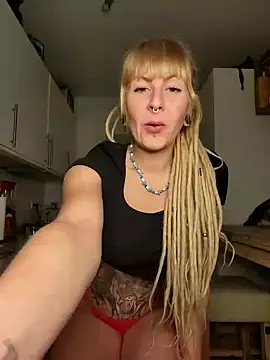 Snapshot of Jenna-Lia chatting on 12-14-24, 06:46 Jenna-Lia online show from 12-14-24, 06:46