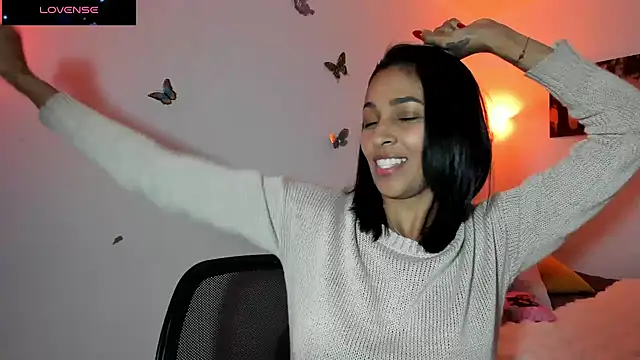 Snapshot of Mila-yang chatting on 10-04-25, 03:59 Mila-yang online show from 10-04-25, 03:59