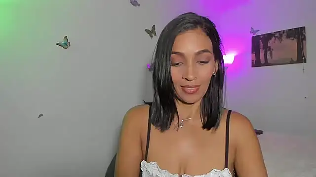 Snapshot of Mila-yang chatting on 10-05-25, 02:21 Mila-yang online show from 10-05-25, 02:21