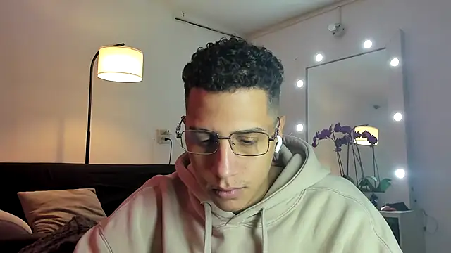 Snapshot of matt_benji chatting on 10-31-25, 02:51 matt benji online show from 10-31-25, 02:51