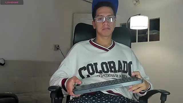 Snapshot of matt_benji chatting on 12-03-25, 02:37 matt benji online show from 12-03-25, 02:37