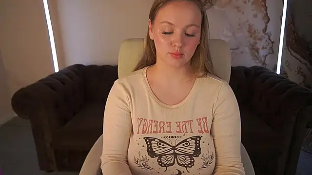 LylaYeess online show from 12-06-24, 11:11