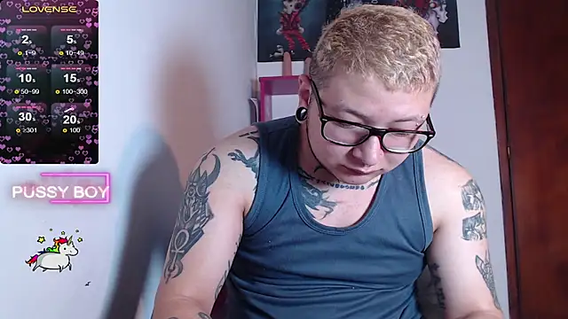 Snapshot of princeFtm chatting on 01-31-25, 10:10 princeFtm online show from 01-31-25, 10:10