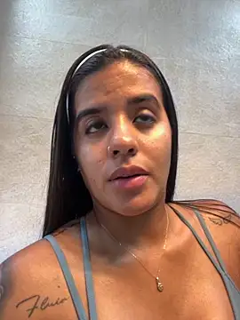 Snapshot of EmelyRogers chatting on 09-10-25, 03:56 EmelyRogers online show from 09-10-25, 03:56